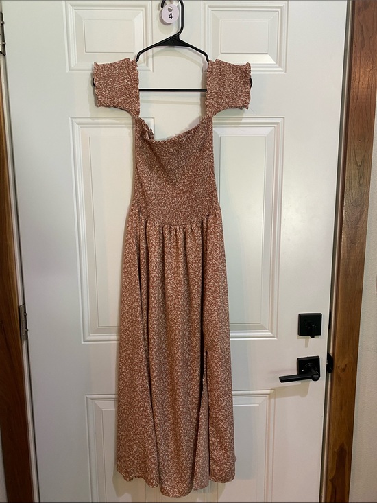 Blush &Day Dresses & Skirts - Blush & Day  Floral Smocked Midi Dress